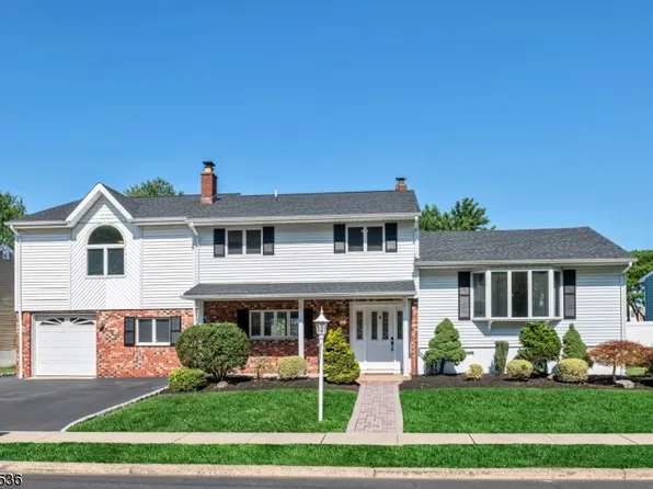 214 Winifred Dr, Totowa Boro, NJ 07512