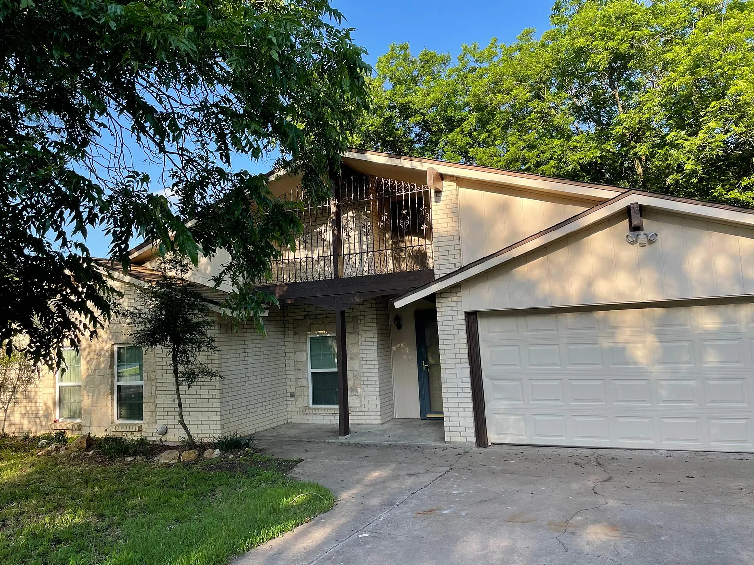 4 bed, 1427 sqft, $2,095 — Photo 3