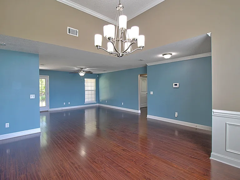 720 Highgrove Ct — Photo 6