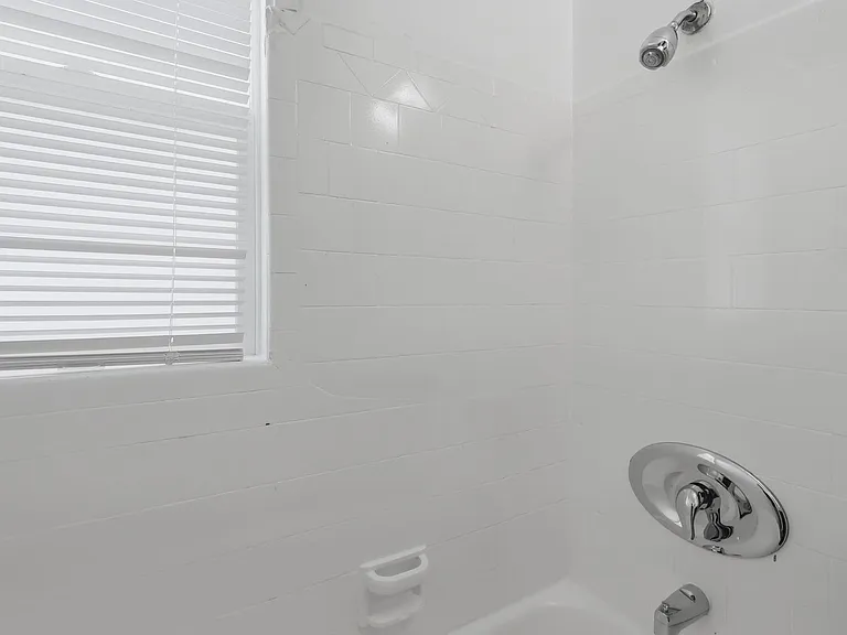 5642-5646 Laurel Canyon Blvd — Photo 21