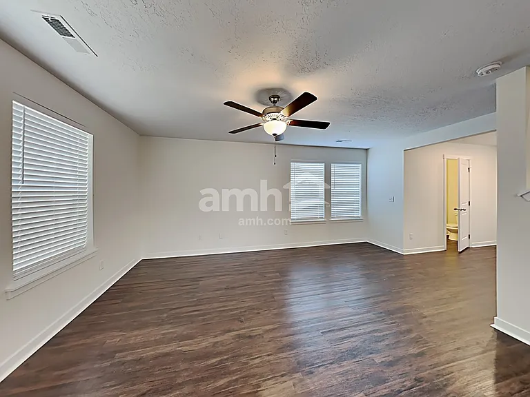 4537 N Alester Ave — Photo 8