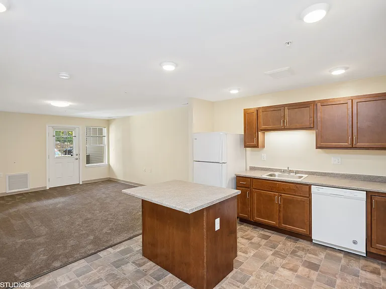 Clark Brook Apartments — Photo 8