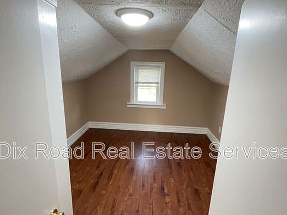 5th image of 1841 Harvard St