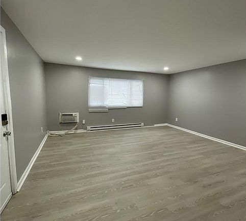 2nd image of 2699 W Garrison Ave #301