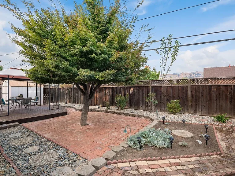 1378 Turlock Ln — Photo 26