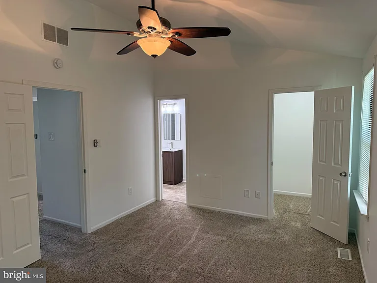 1042 Baywood Dr — Photo 11