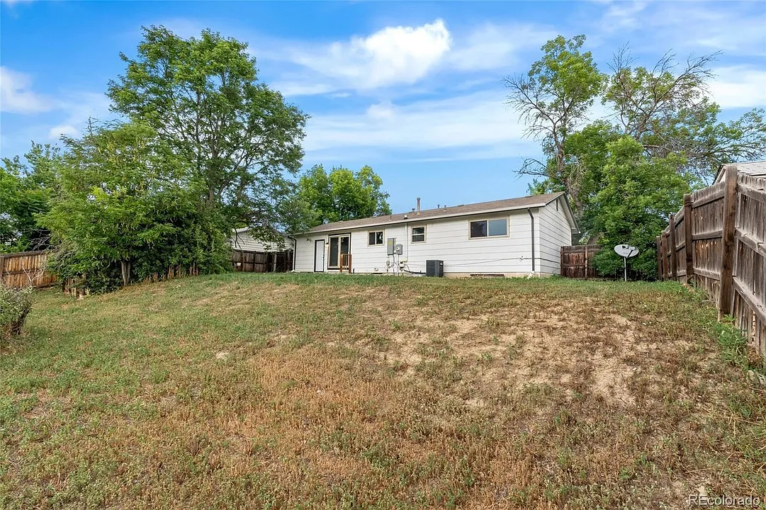 5 bed, 1968 sqft, $3,995 — Photo 4
