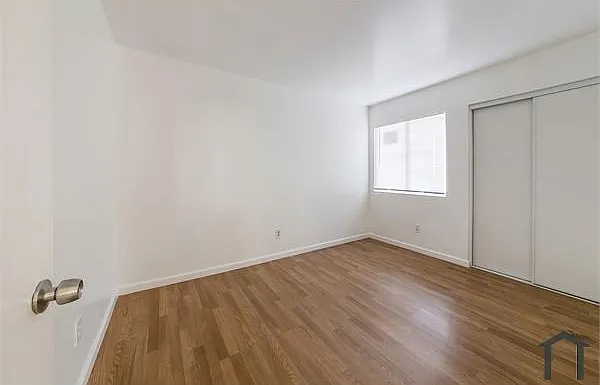 1162 E Kettering St — Photo 7