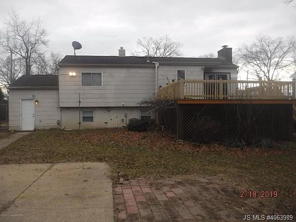 2nd image of 316 Colonial Dr