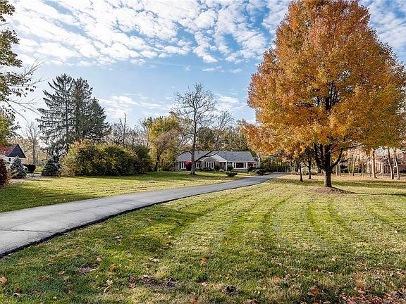 3rd image of 6215 Lawrence Dr