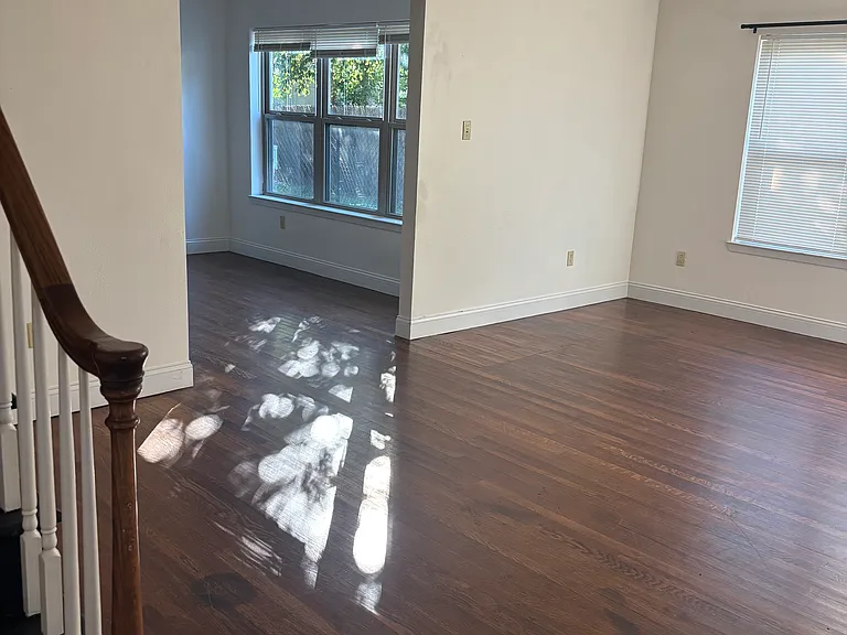 209 N Bishop St — Photo 3