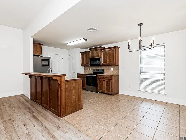 15484 Oakstone Dr — Photo 7
