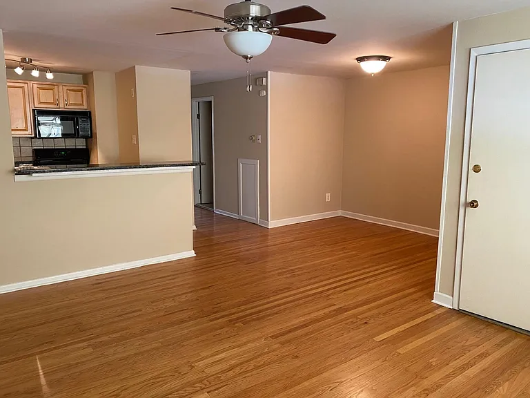 5462 Vicaris St #1 — Photo 5