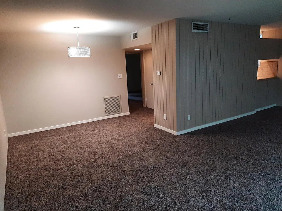 5005 N Roosevelt Ave