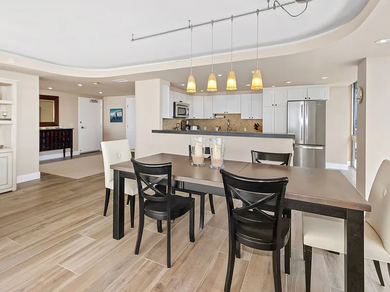 1810 Avenida Del Mundo #508 — Photo 11