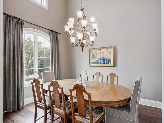 4th image of 1154 Chloe Dr