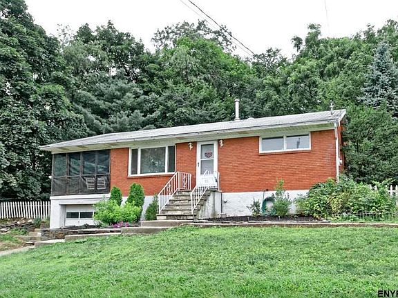 2nd image of 88 Davis Ave