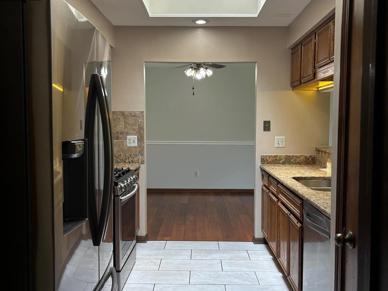 2 bed, 2.0 bath, 1400 sqft, $1,700 — Photo 4