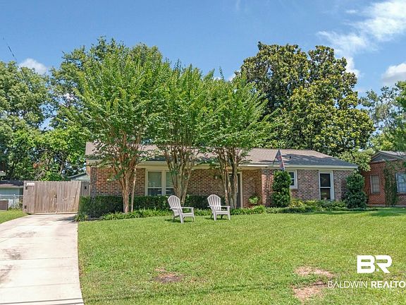 3rd image of 505 E Barksdale Dr