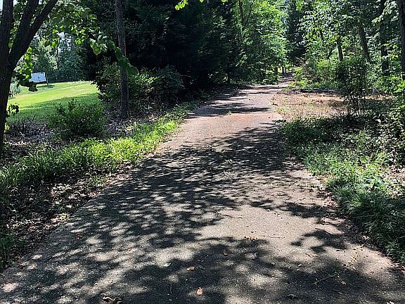 600 ft private drive