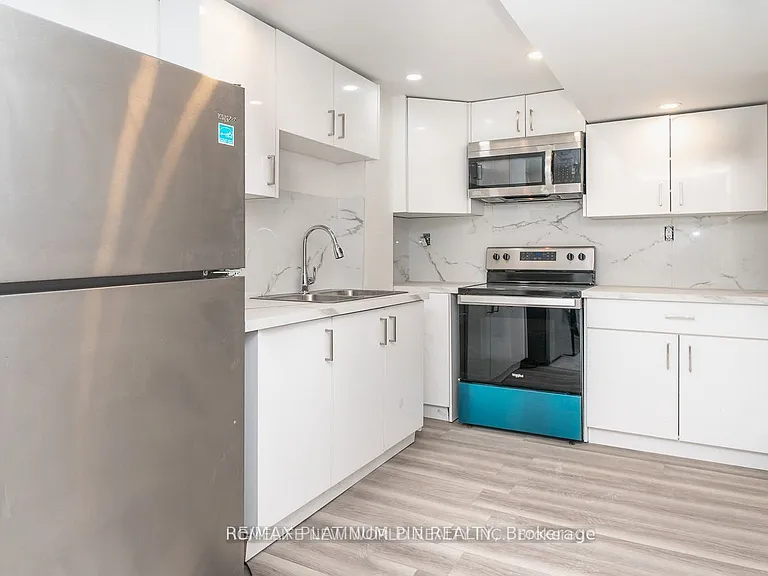 61 Snowcrest Ave #BASEMENT — Photo 3