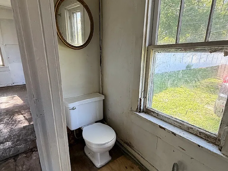 1700 W Grand Ave — Photo 4