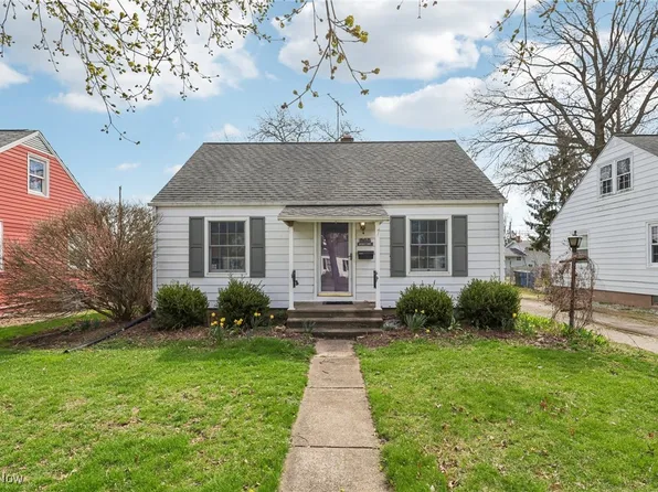 865 Warwick Dr, Sheffield Lake, OH 44054