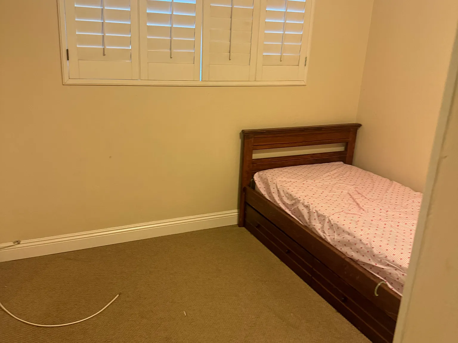 3 bed, 1364 sqft, $1,200 — Photo 2