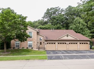 3807 Lexington Dr NE APT A, Cedar Rapids, IA 52402