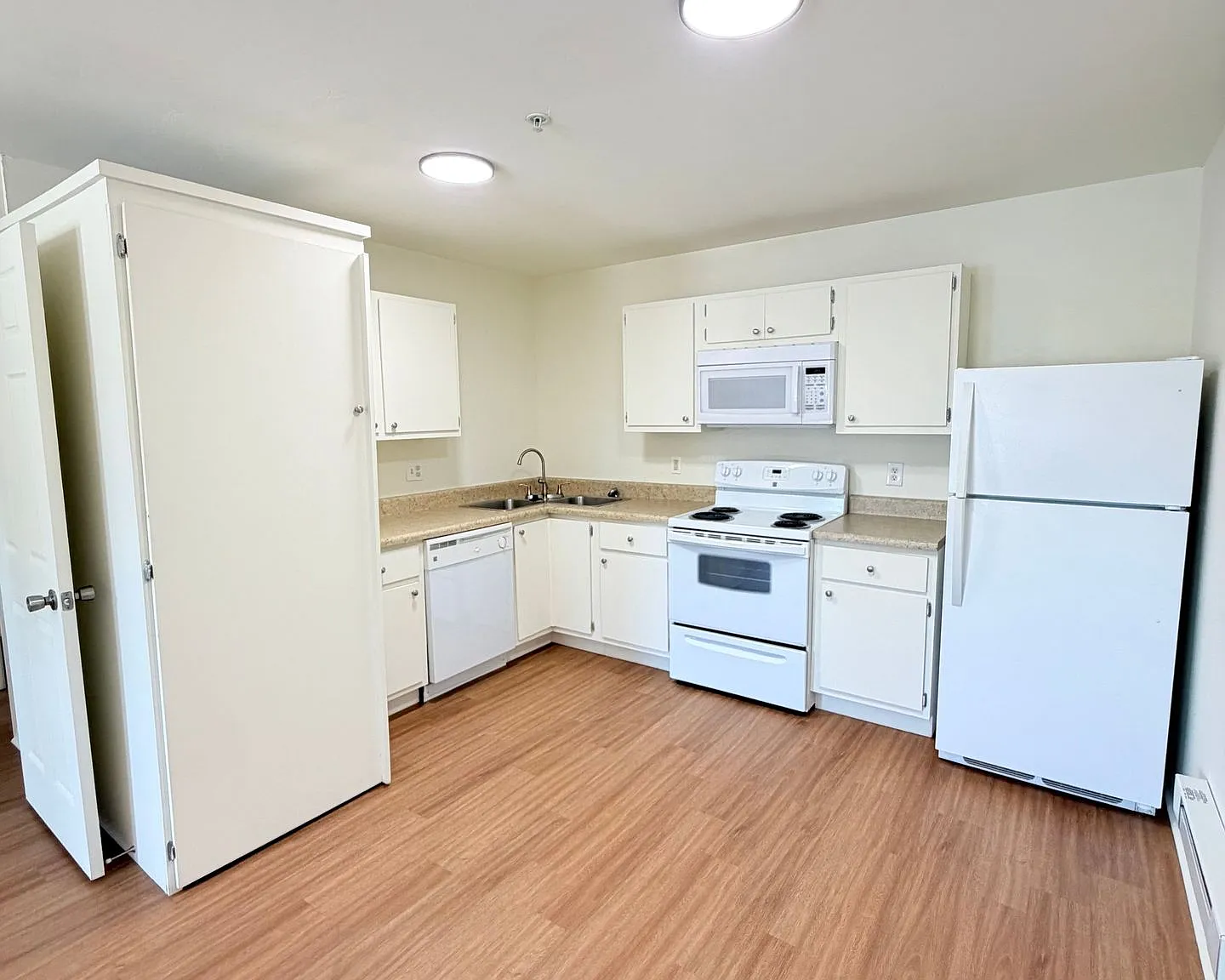 Cedar Creek Apartment Homes — Photo 3