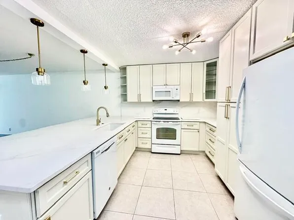 18880 Jolson Ave APT 6, Boca Raton, FL 33496