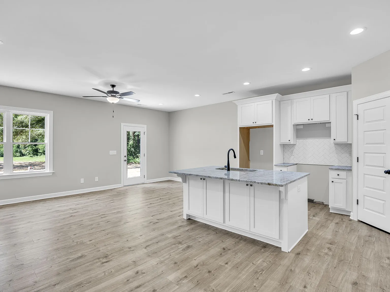 3 bed, 2.5 bath, 1584 sqft, $1,850 — Photo 4