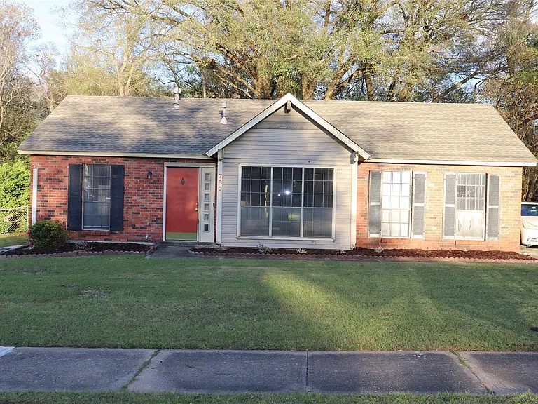 760 N Burbank Dr — Photo 21
