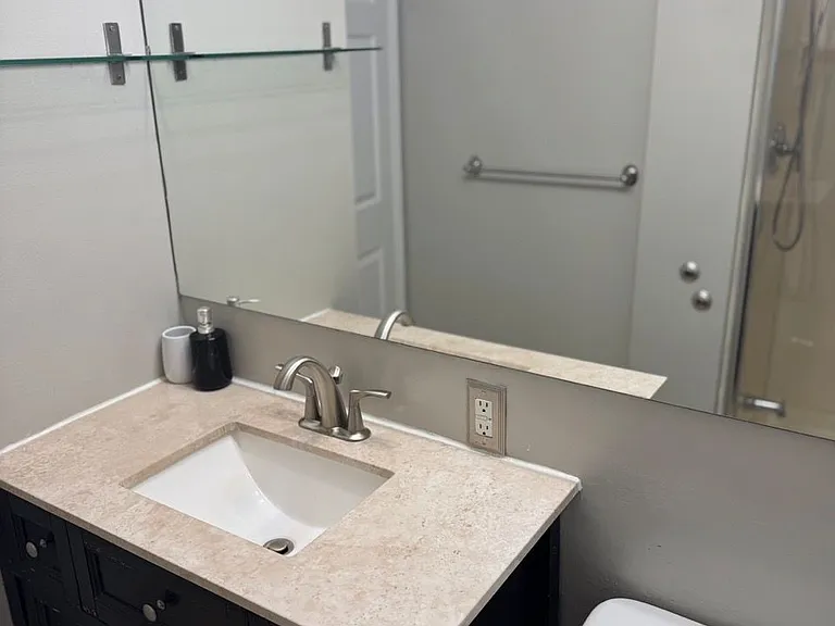 55 Bloor St E #702 — Photo 5