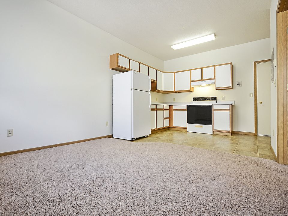 1st image of 6 Main St N #17249528