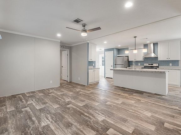 5th image of 1049 Imperial Dr