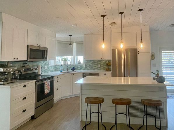 1119 Periwinkle Way #373