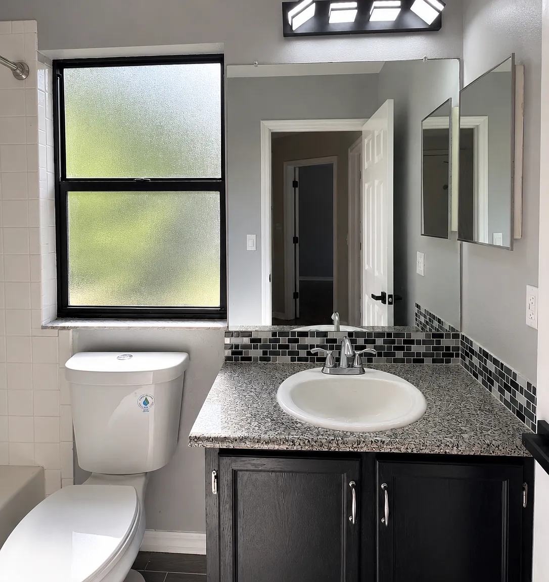 4 bed, 2.5 bath, 1746 sqft, $2,400 — Photo 4