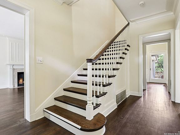 4th image of 248 E SUMMIT AVE
