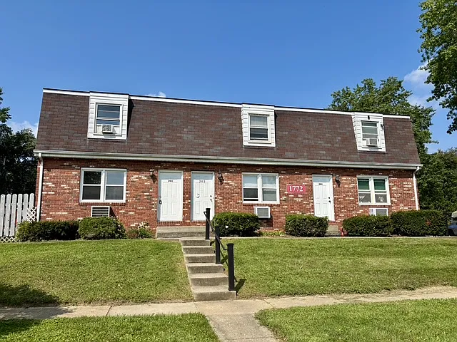 2 bed, 1.5 bath, $1,050 — Photo 1