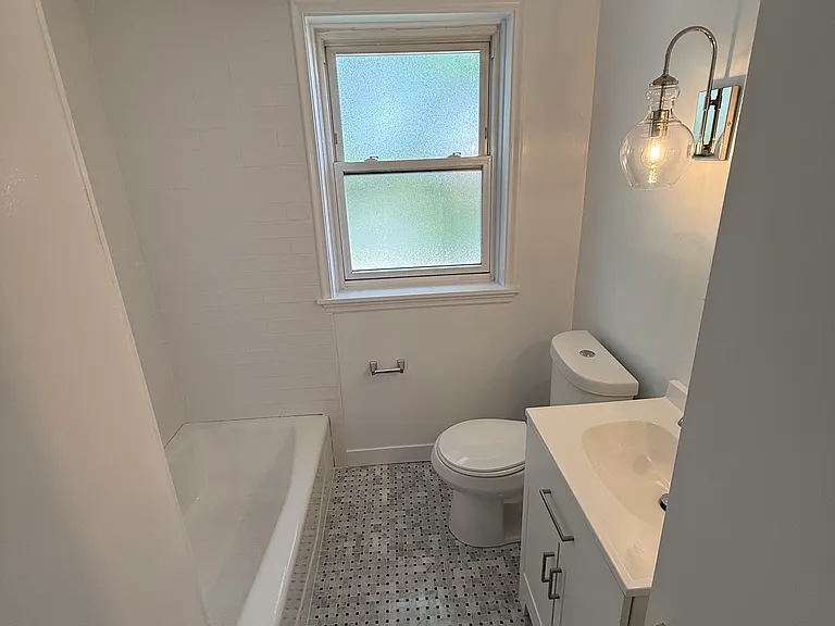 818 S Brentwood Blvd #3A — Photo 10