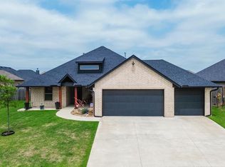 10608 Wild Horse Creek Dr, Yukon, OK 73099