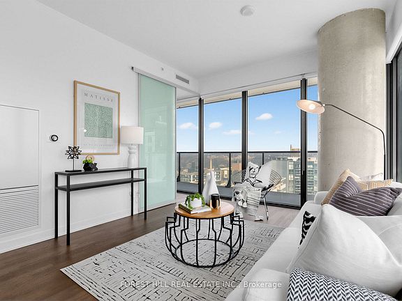 5th image of 185 Roehampton Ave #1210