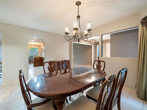 4th image of 1019 Cascade Creek Dr