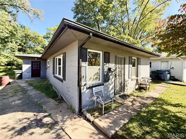 3917 Pomona Ct, Saint Louis, MO 63116