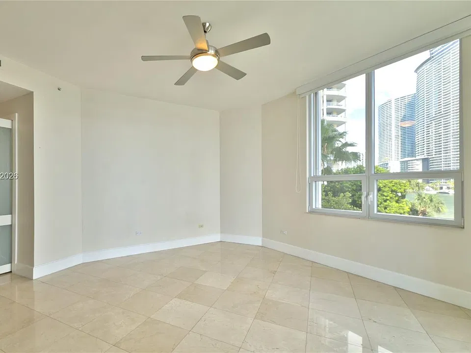 848 Brickell Key Dr #306