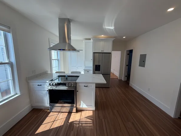 46 Walter St #2, Salem, MA 01970