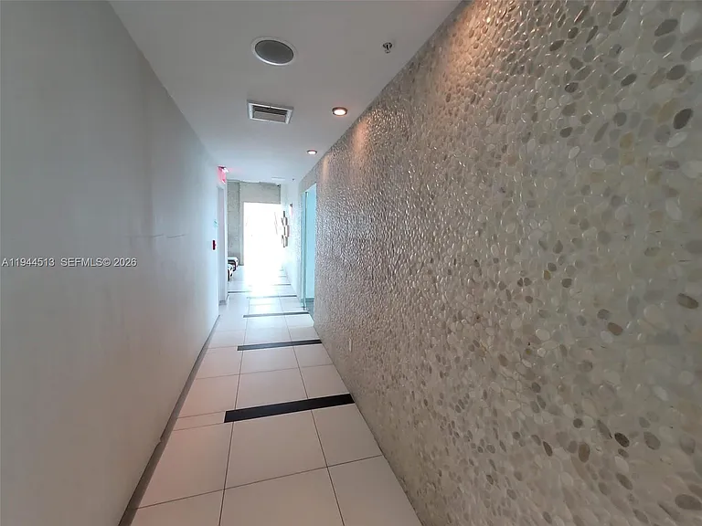 92 SW 3rd St #1808 — Photo 38