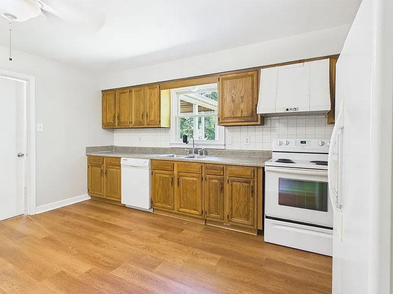 3041 Clintwood Rd — Photo 11