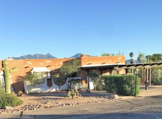 565 S Paseo La Ruida Cir, Green Valley, AZ 85614